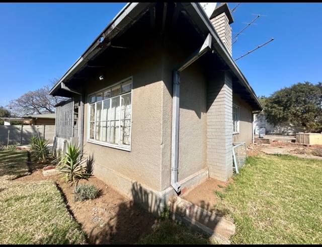 5 BEDROOM HOUSE FOR SALE IN VANDERBIJLPARK CW 3